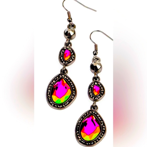 Paparazzi Jewelry - 💎💫💎 “DRIPPING SELF-CONFIDENCE” MULTI EARRING ~ PAPARAZZI❗️💎💫💎